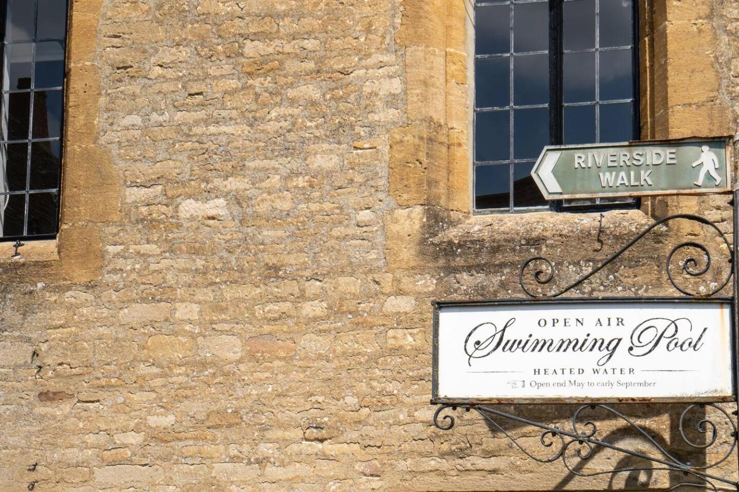 Quarry Cottage Courtyard Garden Pass The Keys Cirencester Luaran gambar